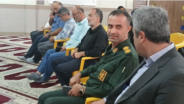 رزمایش اهدا لوازم التحریر به دانش‌آموزان نیازمند در محمودآباد