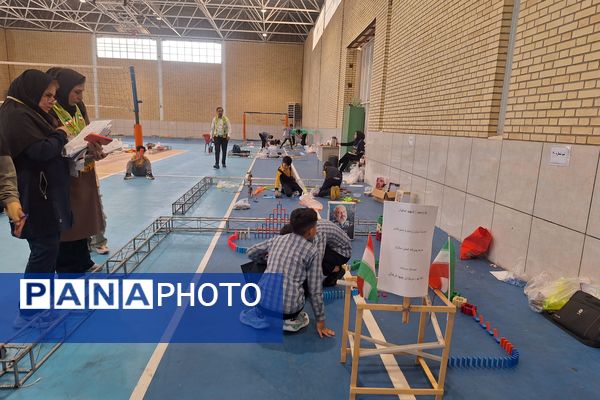 مسابقات بازی‌های فکری رویش مرحله استانی در شیراز