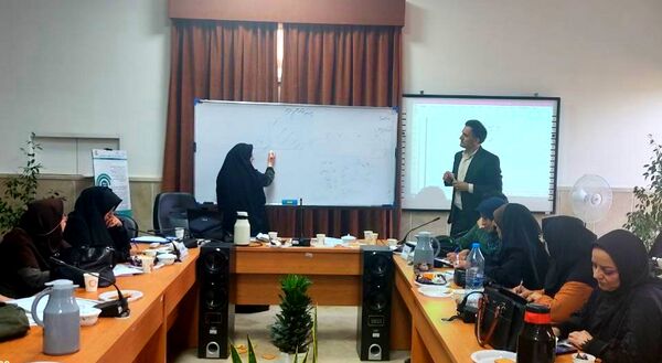 اولین کارگاه دانش‌افزایی آموزشی پژوهشی داوران بیست و هفتمین برنامه ملی معلم پژوهنده