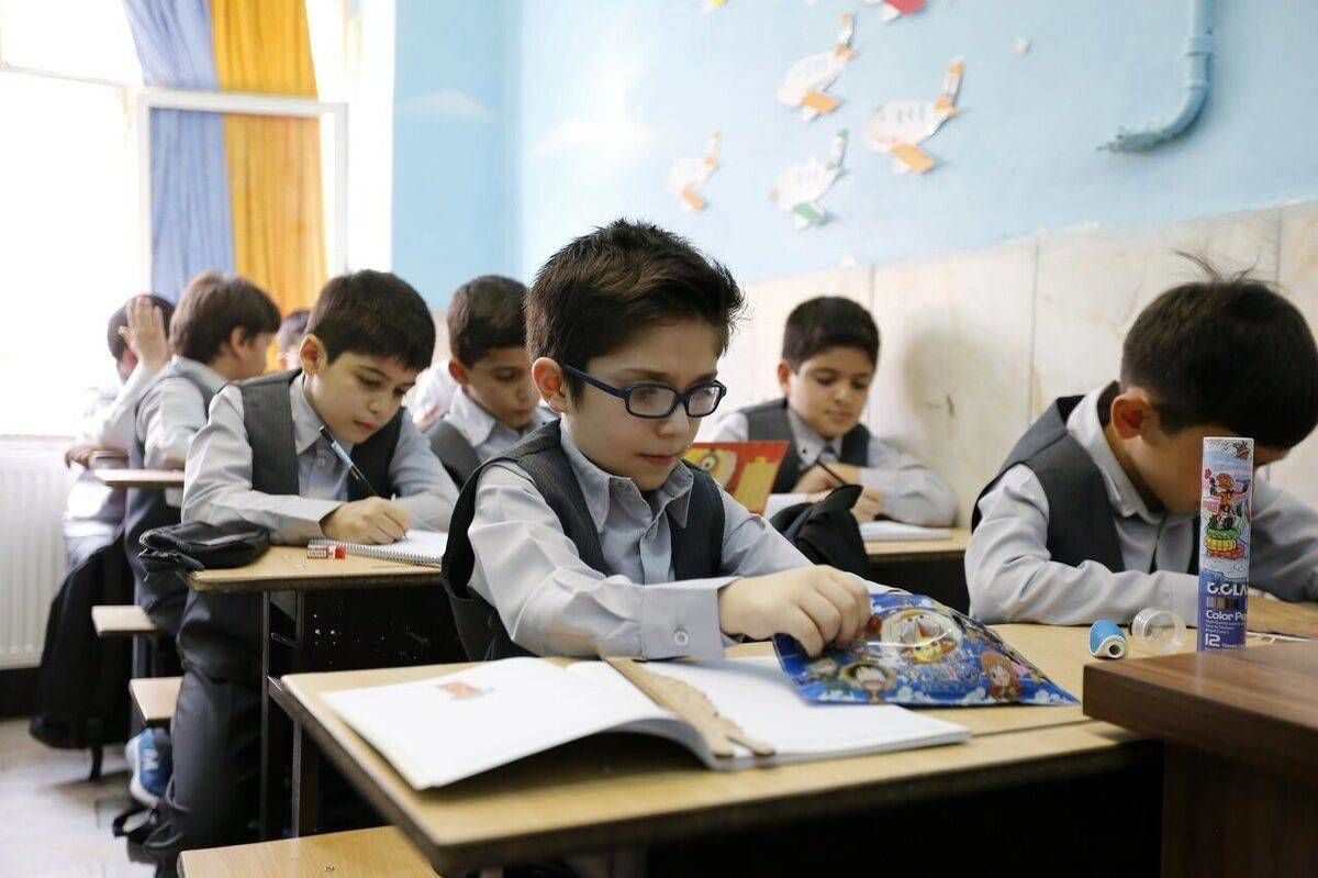 مدرسه یکی از مهمترین ارکان تربیت نسل نوجوان است