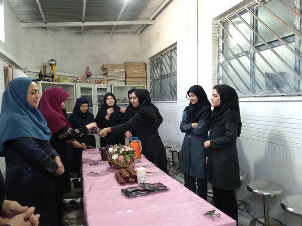 جشن روز آزمایشگاه در دبیرستان شهید مرادعلی امینی و هنرستان کیمیا