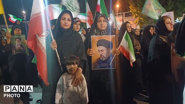 حضور پرصلابت مردم کوهدشت در اجتماع شبانه جلوه‌ای از همبستگی و بصیرت