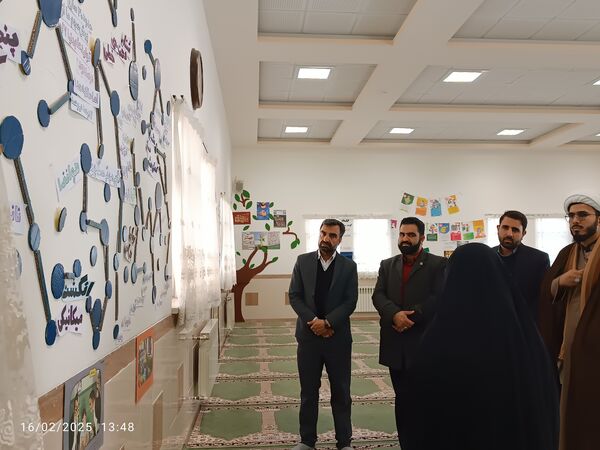 بازدید مسئول اتحادیه انجمن اسلامی یزد از دبیرستان دخترانه شهید زینلی بهاباد