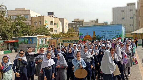 حال و هوای دانش‌آموزان در آغاز سال تحصیلی در دبستان نیایش ۲ 