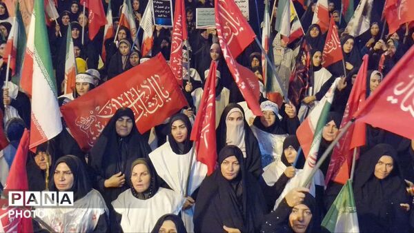 استمرار تجمعات بیعت با رهبری در نورآباد به یکصد و چهل و سومین شب رسید