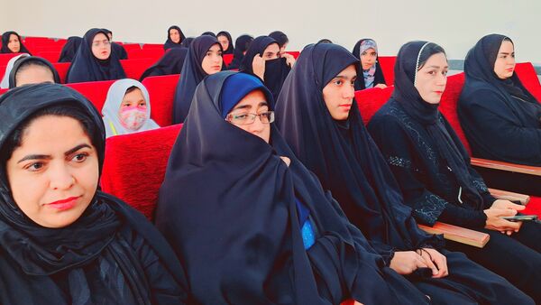 تجلیل از دانش‌آموزان نخبه مسابقات قرآن، عترت و نماز و تربیت‌بدنی