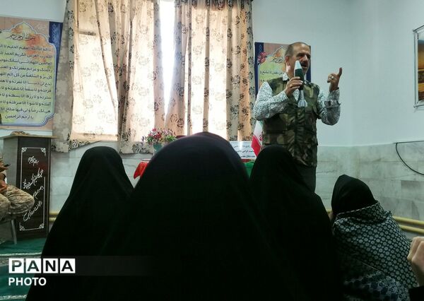 روایتگری جانباز جنگ تحمیلی در دبیرستان حاج مهدی روحانی ارغا شهرستان خلیل آباد