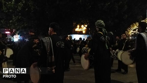 گذری بر فعالیت گروه موسیقی حیدریون   در شب عاشورا 