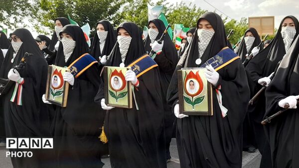 رزمایش بزرگ دختران جان فدای ایران در قم
