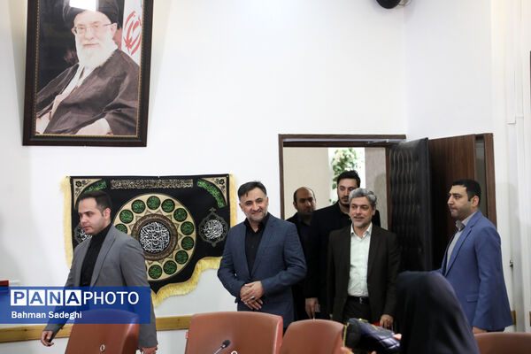 نشست خبری معاون علمی، فناوری و اقتصاد دانش‌بنیان رئیس‌جمهوری