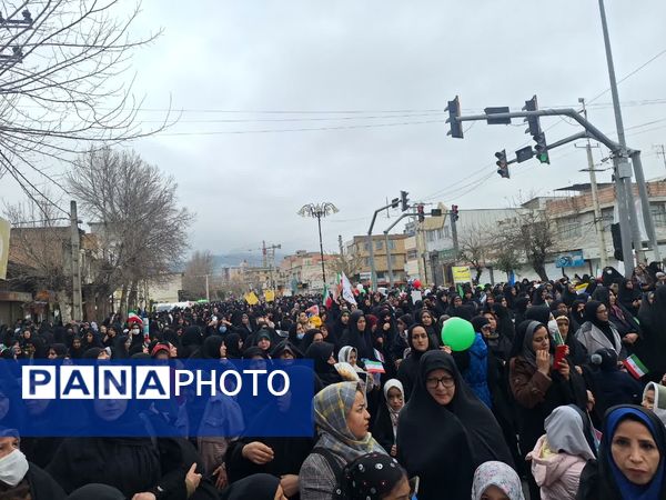 نبض انقلاب در خیابان‌ها تپید