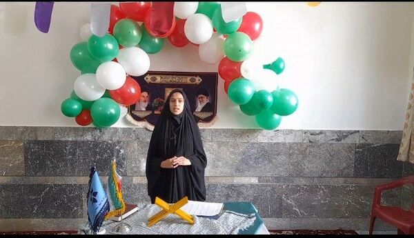 نواخته شدن زنگ گلبانگ انقلاب اسلامی در دبیرستان پگاه روستای مارکده