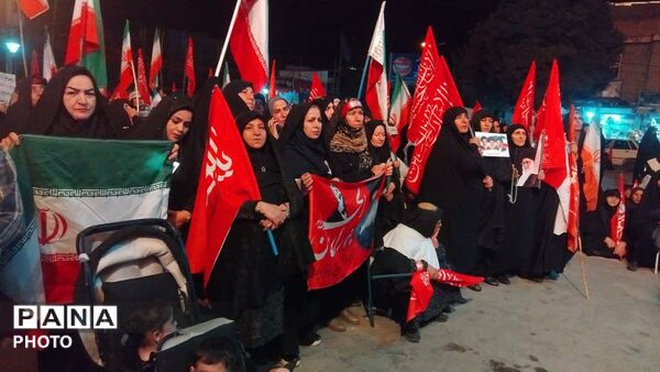همزمان با سراسر کشور؛ صد و هفتاد و ششمین شب «بیعت با رهبری» در نورآباد