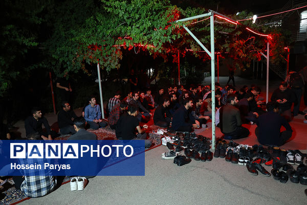 مراسم عزاداری شهادت خادم الرضا(ع) آیت‌الله سید ابراهیم رئیسی و همراهشان در مرکز آموزش عالی شهدای مکه