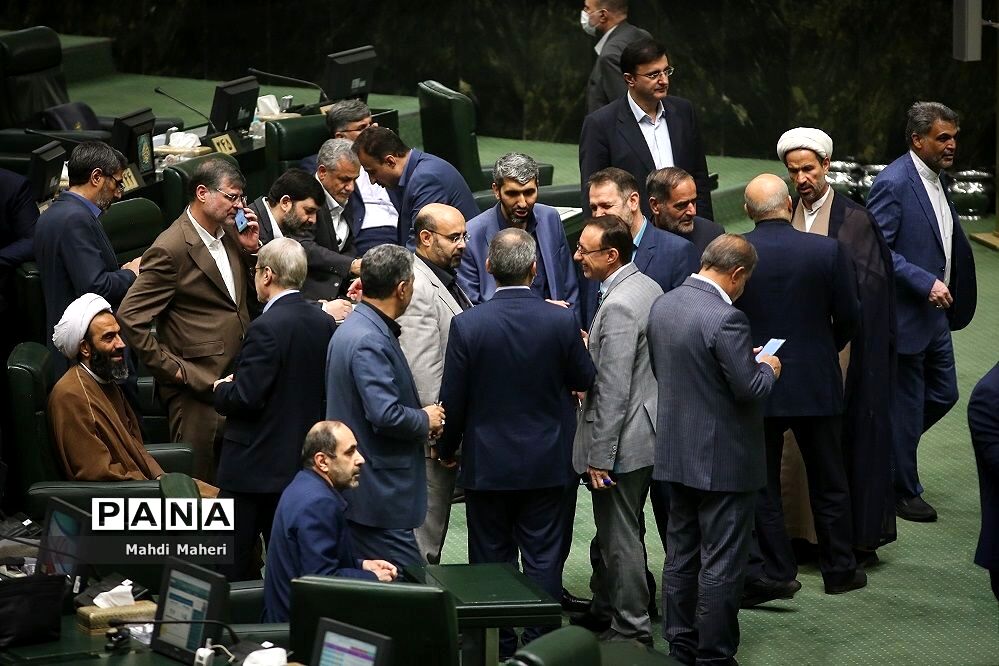 فریاد «مرگ بر اسرائیل» در صحن مجلس طنین‌انداز شد