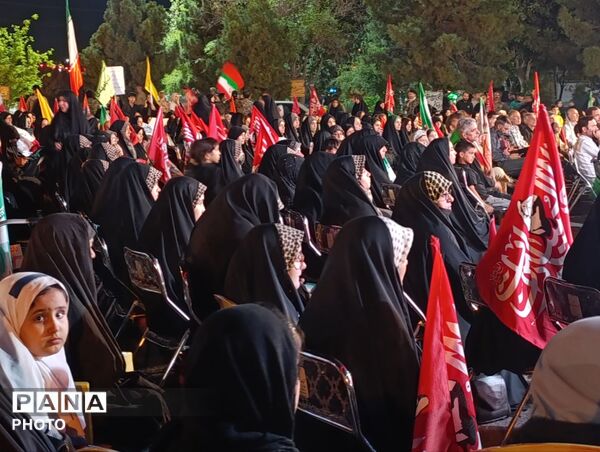 بعثت مردمی در میدان نبوت قم