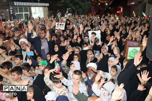 اجتماع شبانه کودکان و نوجوانان با «سلام فرمانده»