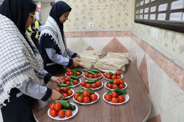 مراسم روز جهانی غذا در دبیرستان فرزانگان دکتر شاهی