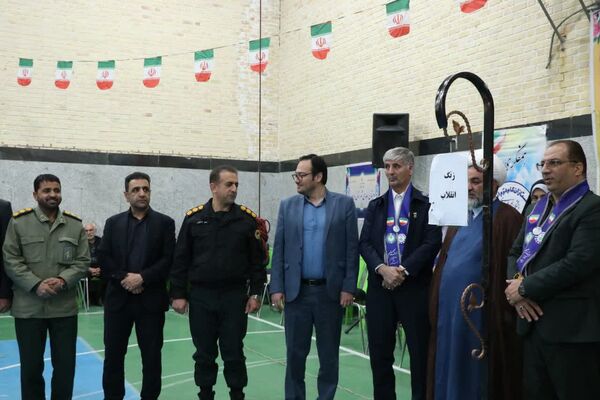  همایش «یاوران انقلاب، پیشتازان مقاومت» در دلیجان همزمان با آغاز دهه فجر
