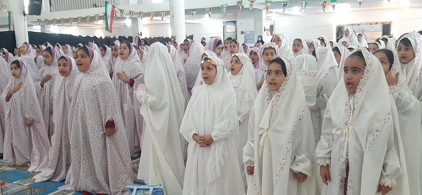 جشن تکلیف دختران دانش‌آموز پارسیان