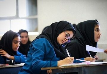 دانش‌آموزان با مرور درس‌ها استرس را از خود دور کنند