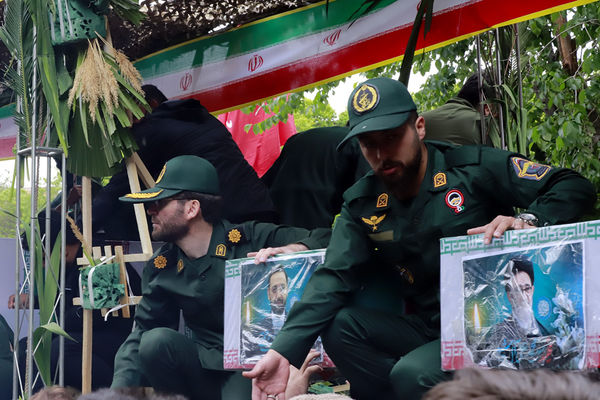 تشییع پیکر شهدای خدمت در تبریز