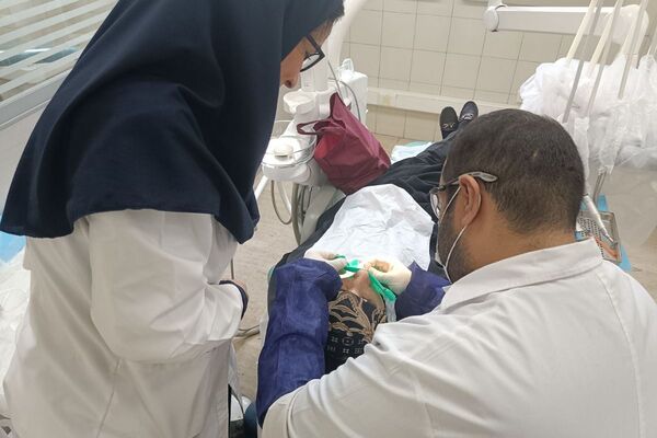 بازدید دانش‌آموزان دبیرستان شهدای علم‌ و فناوری بهارستان دو از دانشکده دندانپزشکی تهران 