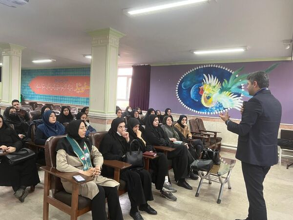 دوره توانمندسازی معاونان و مربیان پیشتاز ناحیه‌یک تبریز