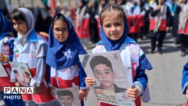 بانوان آماده به رزم تربت جام در اجتماع دختران جان فداسنگ تمام گذاشتند