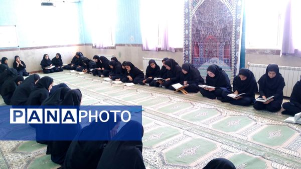 محفل انس با قرآن کریم در بخش‌های میمه و زرین آباد 