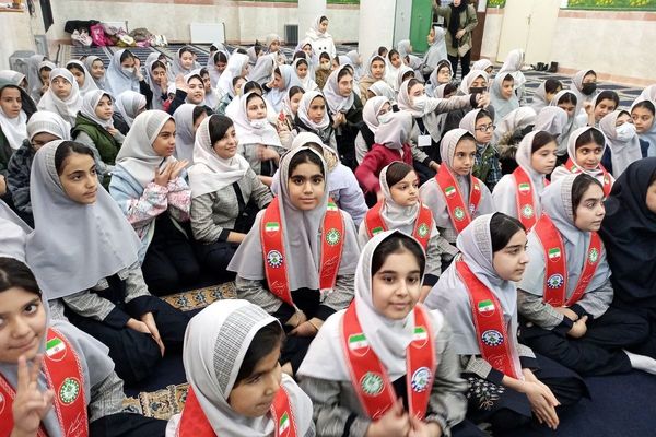 جشن ولادت امام علی(ع) در مدرسه شهید آقچه‌لو رباط‌کریم