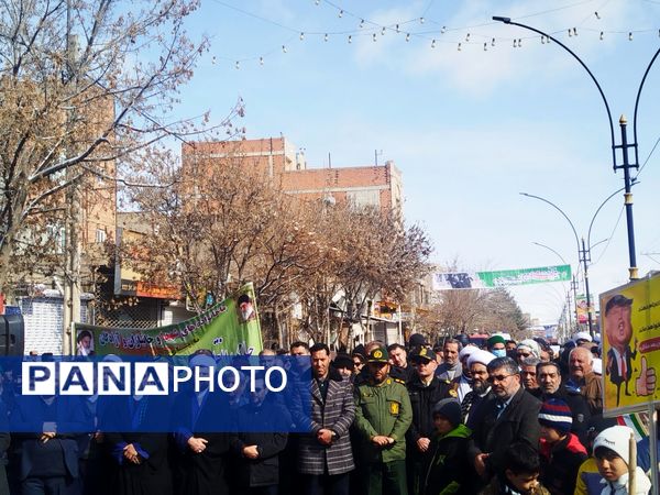 پاسخ حماسی مردم انقلابی فاروج به استکبار جهانی با حضور در راهپیمایی ۲۲بهمن 