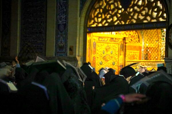 احیای شب قدر در جوار حرم امامزاده سیدجعفر(ع) یزد