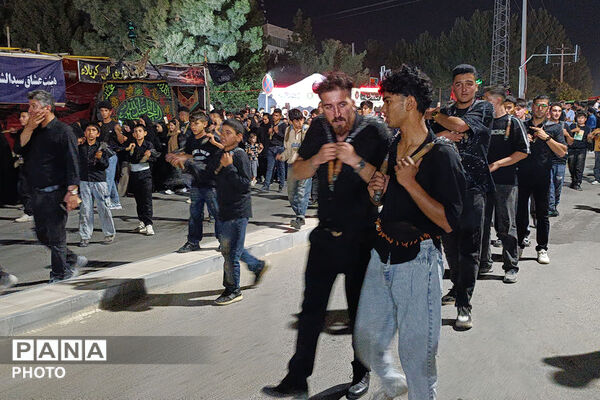 بجنورد یکپارچه در سوگ حسین(ع)