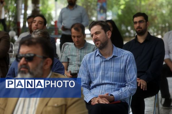 آیین غبارروبی مزار شهدا با حضور اصحاب رسانه در قم