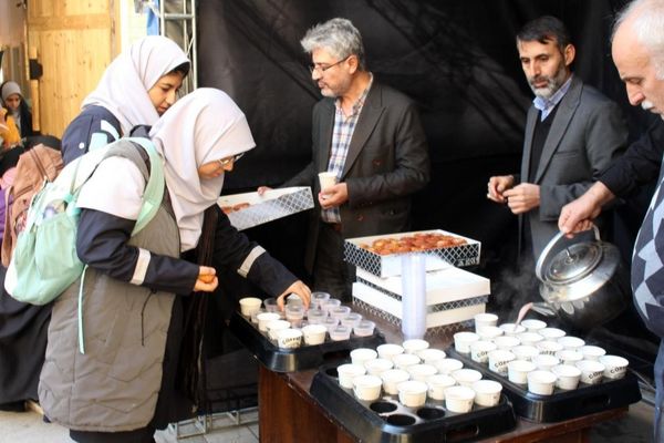 عزاداری باشکوه دانش‌آموزان و مسئولان در سوگ حضرت فاطمه زهرا (س)