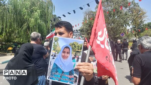 روایتی از مهر و ایثار با استقبال از خانواده شهدای میناب