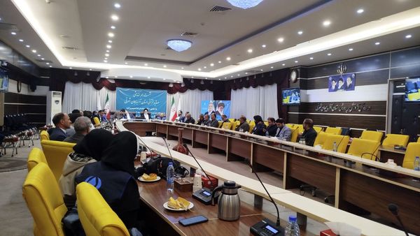 نشست هم‌اندیشی اساتید قرآنی با مسئولان وزارت آموزش و پرورش در تبریز