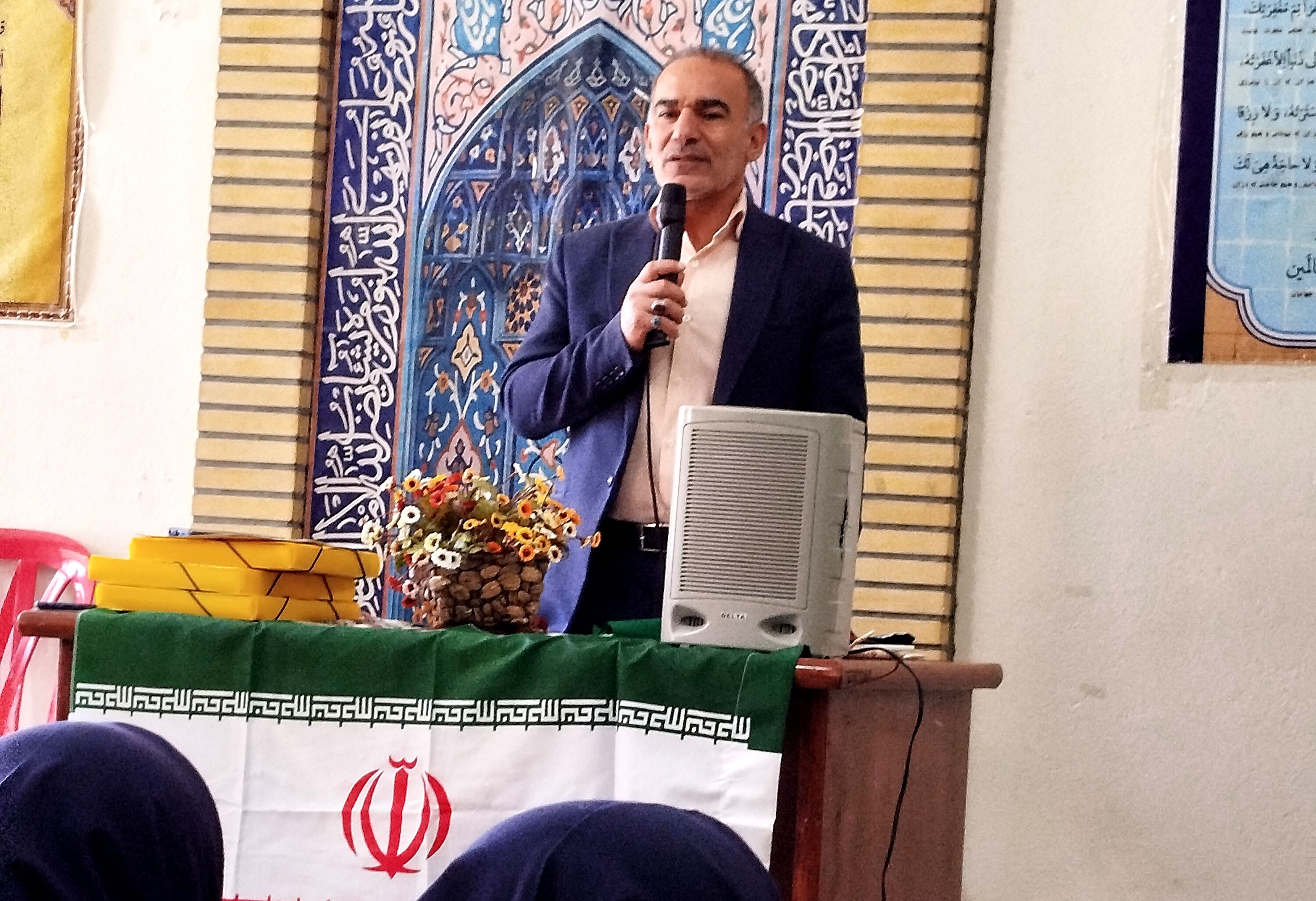 گرامیداشت دهه فجر در آموزشگاه فدک و هنرستان شایستگان اشترینان