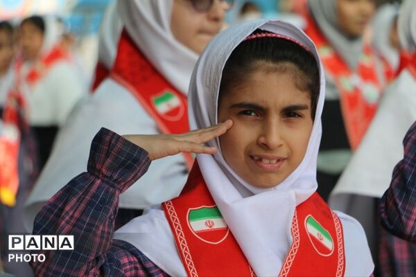 طنین(گام دوم انقلاب) در زنگ پیشتازان؛آغاز دوباره عهد نسل آینده با آرمان های انقلاب اسلامی