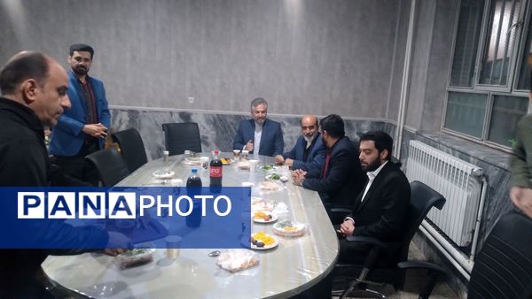 ضیافت ساده اما آسمانی به همت مسئولین دبیرستان سرآمد ناصر ناحیه ٧ مشهد برگزار شد