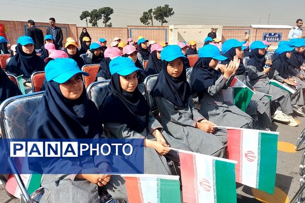 آیین بهره برداری از مدرسه شهدای پالایشگاه تهران در کهریزک 