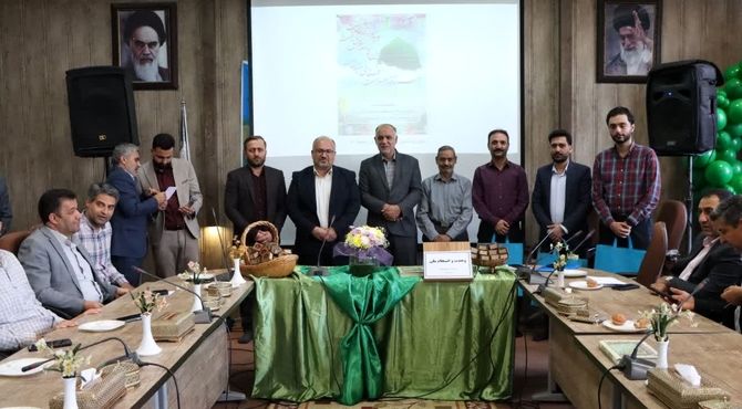 برپایی جشن هفته وحدت در اداره آموزش‌وپرورش ناحیه ۵ اصفهان