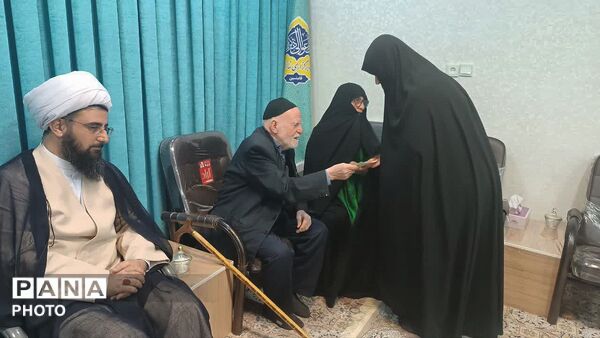 دیدار مسئولان و فعالان فرهنگی فامنین با امام‌جمعه 