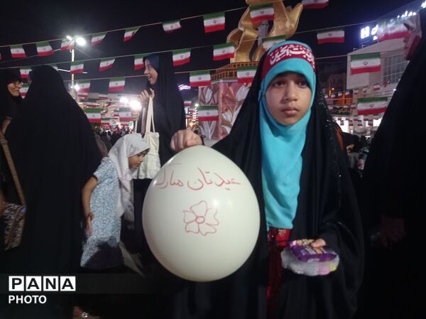 برنامه‌های ویژه میلاد پیامبر اکرم(ص) و هفته وحدت در میدان شهدای میناب