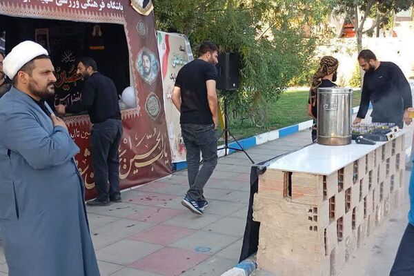 برپایی موکب پذیرایی و قاب‌های ایثار؛ از خاکریز تا بوم نقاشی در فیروزکوه