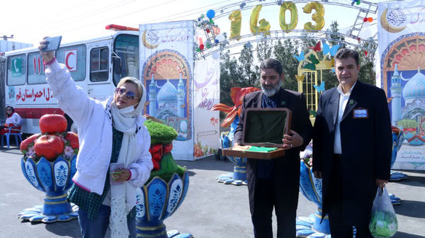 خوش‌آمدگویی مسئولان شهری قم به زائران کریمه اهل بیت(س)