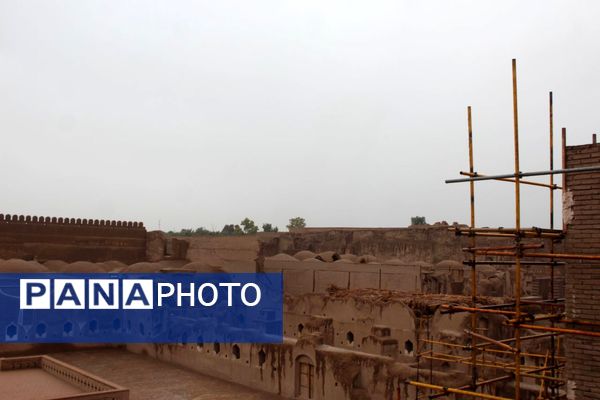 ارگ باران زده و بویِ نم کوچه‌های کاهگلی