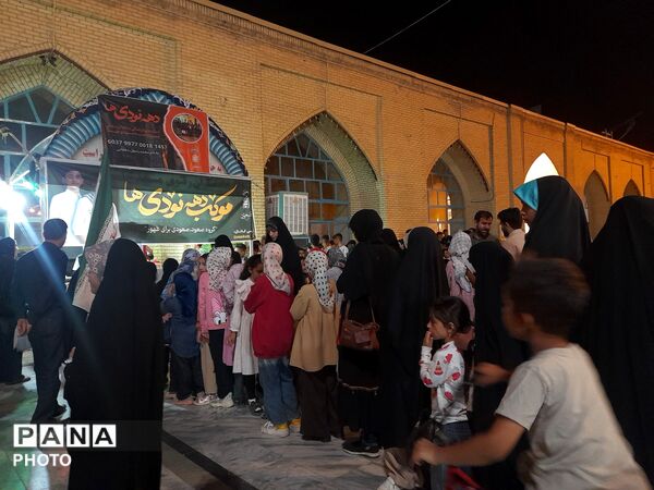 غرفه کودک با حضور کودکان انقلابی نیشابور 