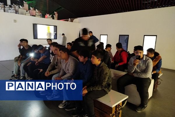 حضور دانش‌آموزان ناحیه 2 شهرری در اردوی باغ موزه دفاع مقدس و فرهنگسرای ولا